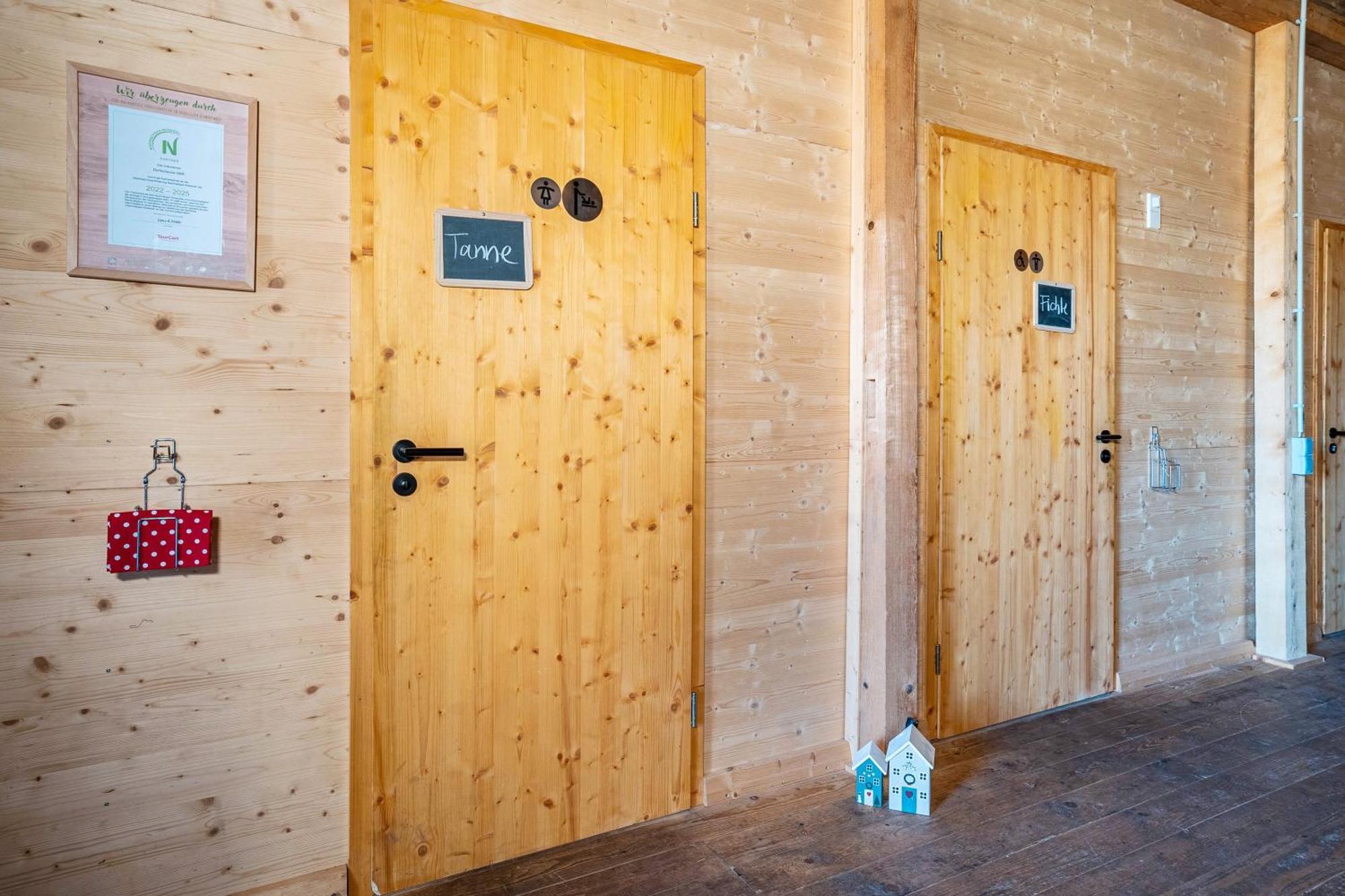 Tiny Houses Der Dorfscheune Bieselsberg Exteriör bild